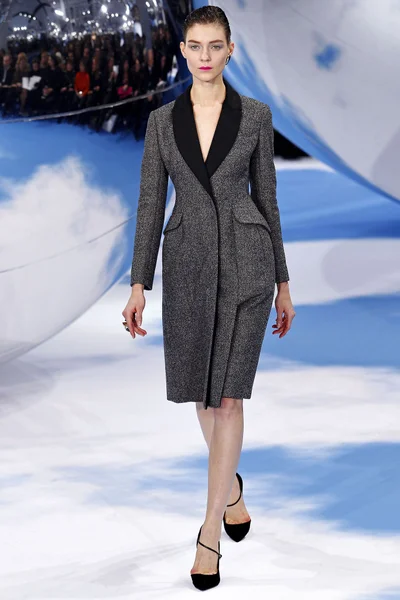 Look 8